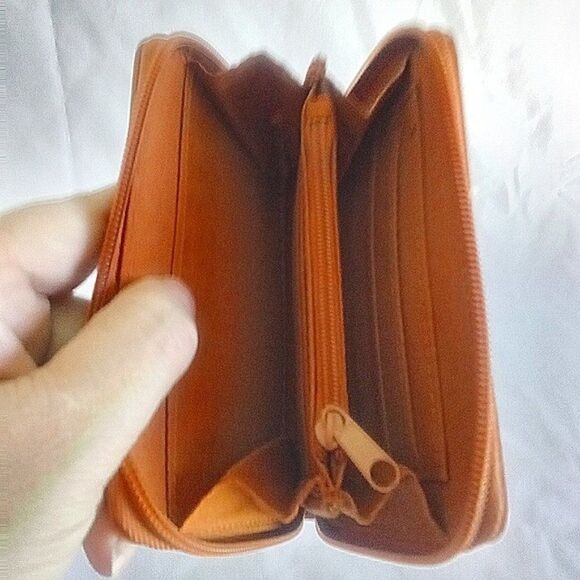 Womens NWOT ROSETTI Tan Vinyl Wallet Set - Picture 3 of 3